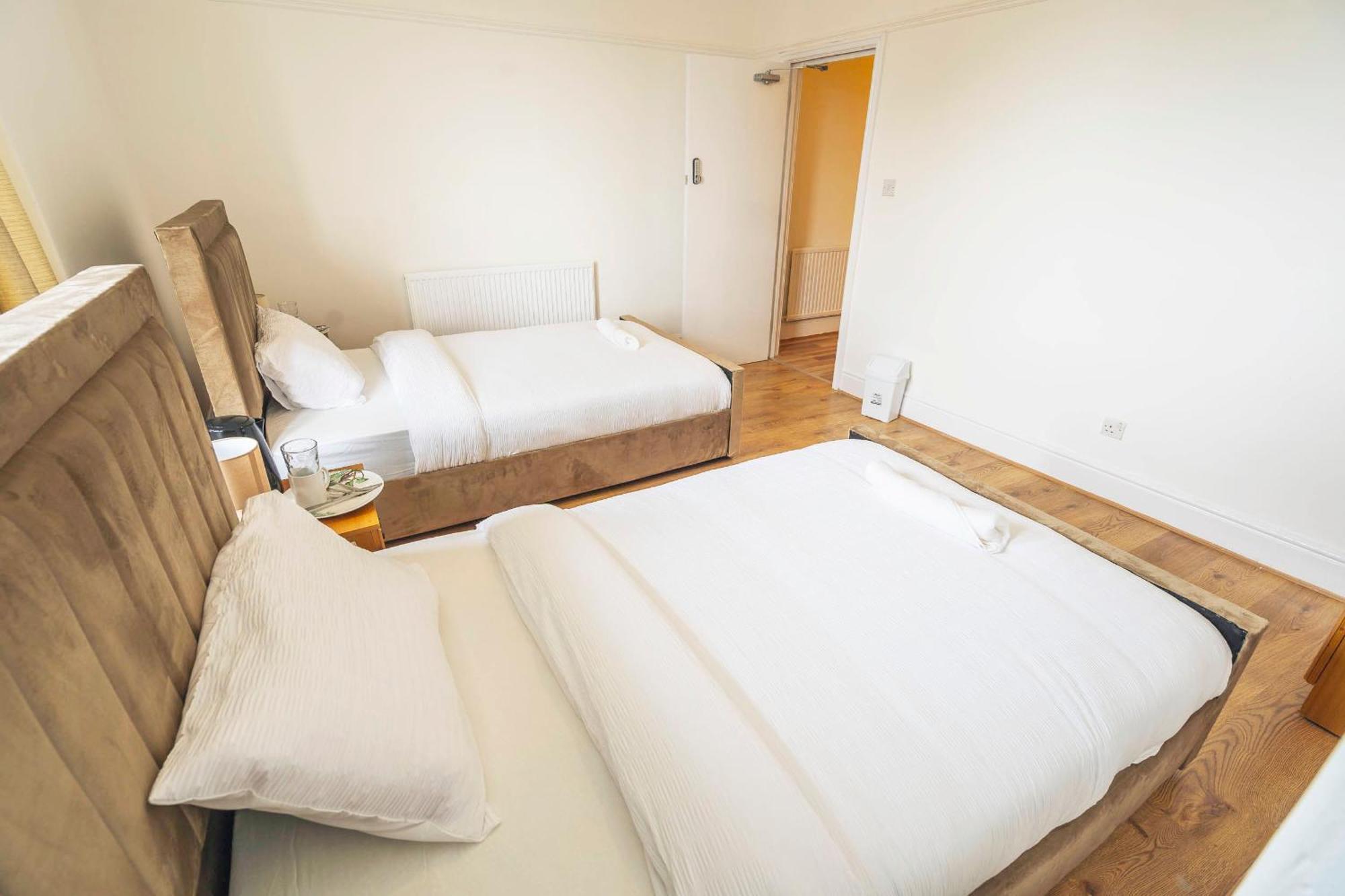 Majestic Inn Bootle  Ngoại thất bức ảnh