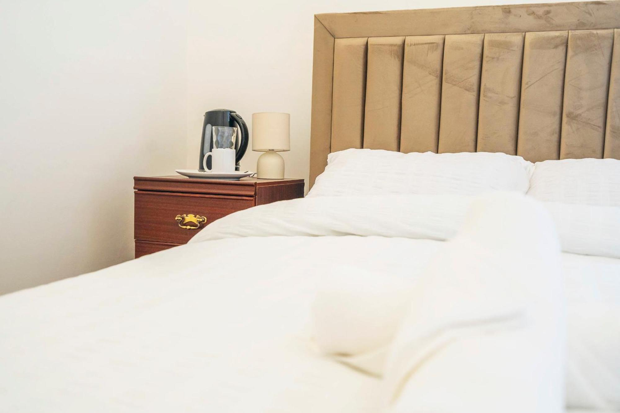 Majestic Inn Bootle  Ngoại thất bức ảnh