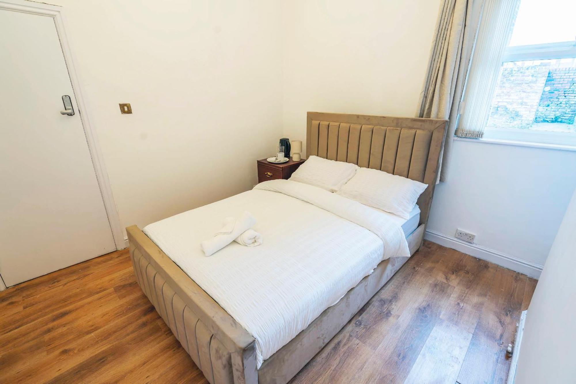 Majestic Inn Bootle  Ngoại thất bức ảnh