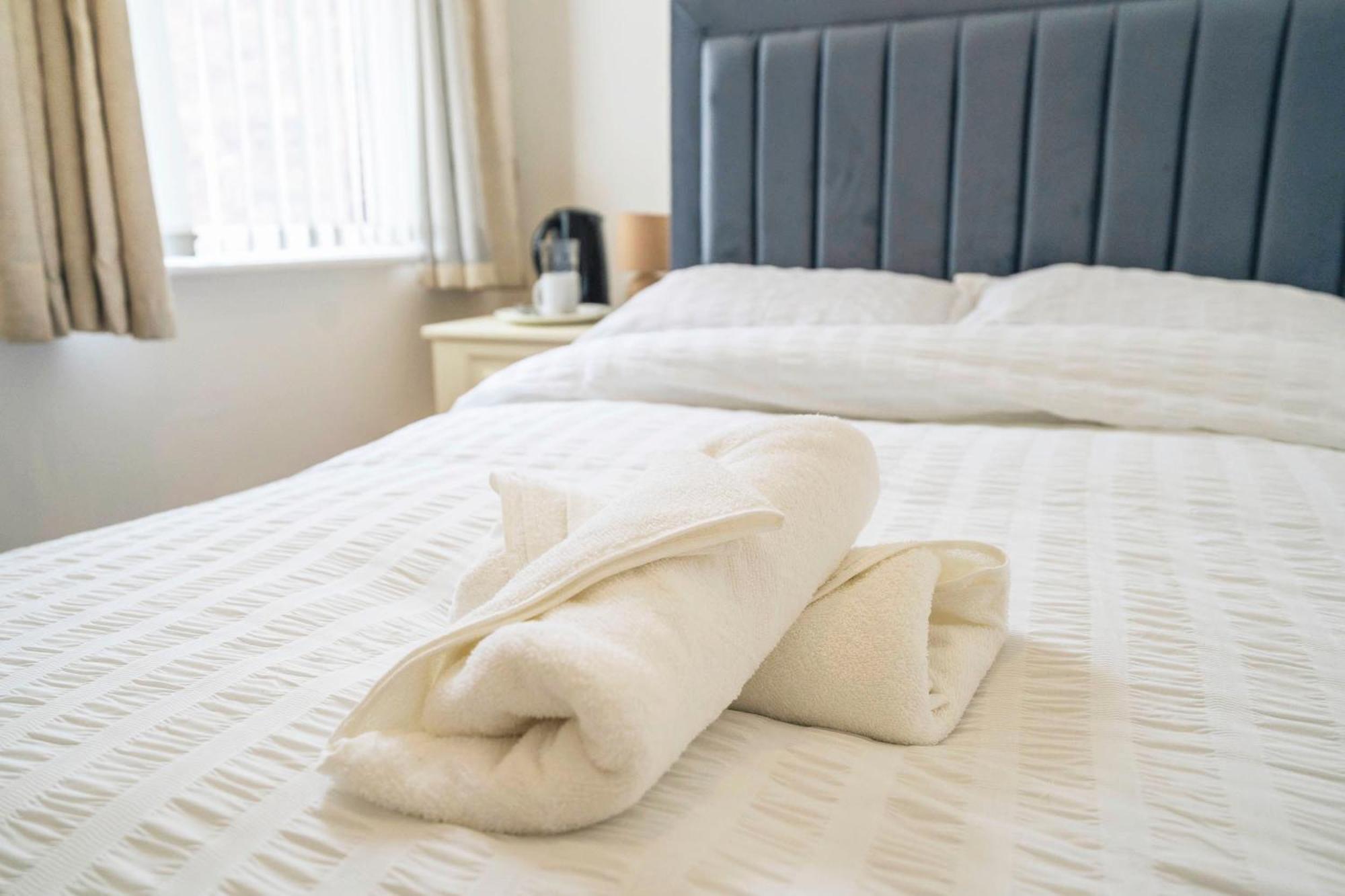 Majestic Inn Bootle  Ngoại thất bức ảnh
