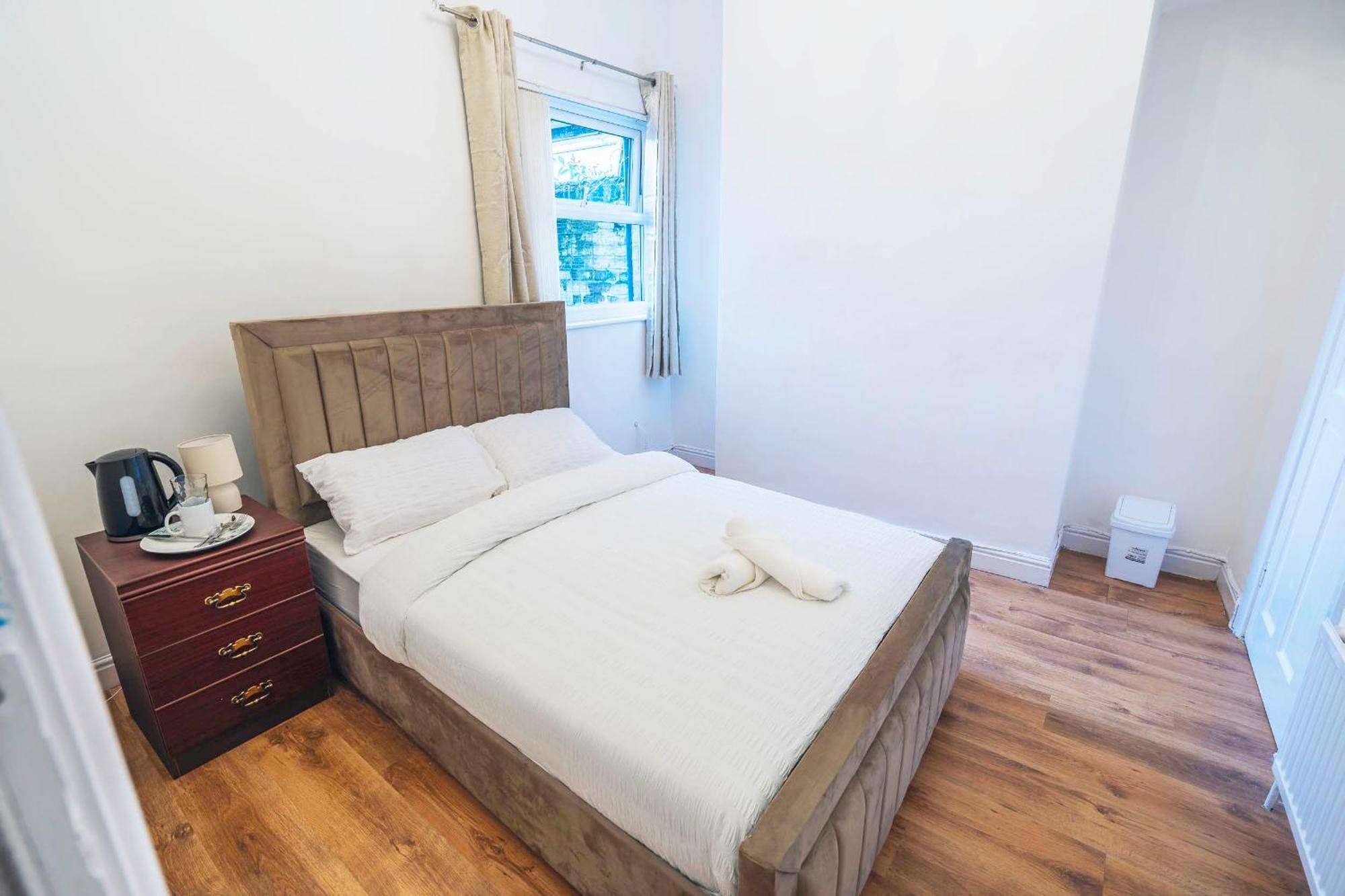 Majestic Inn Bootle  Ngoại thất bức ảnh