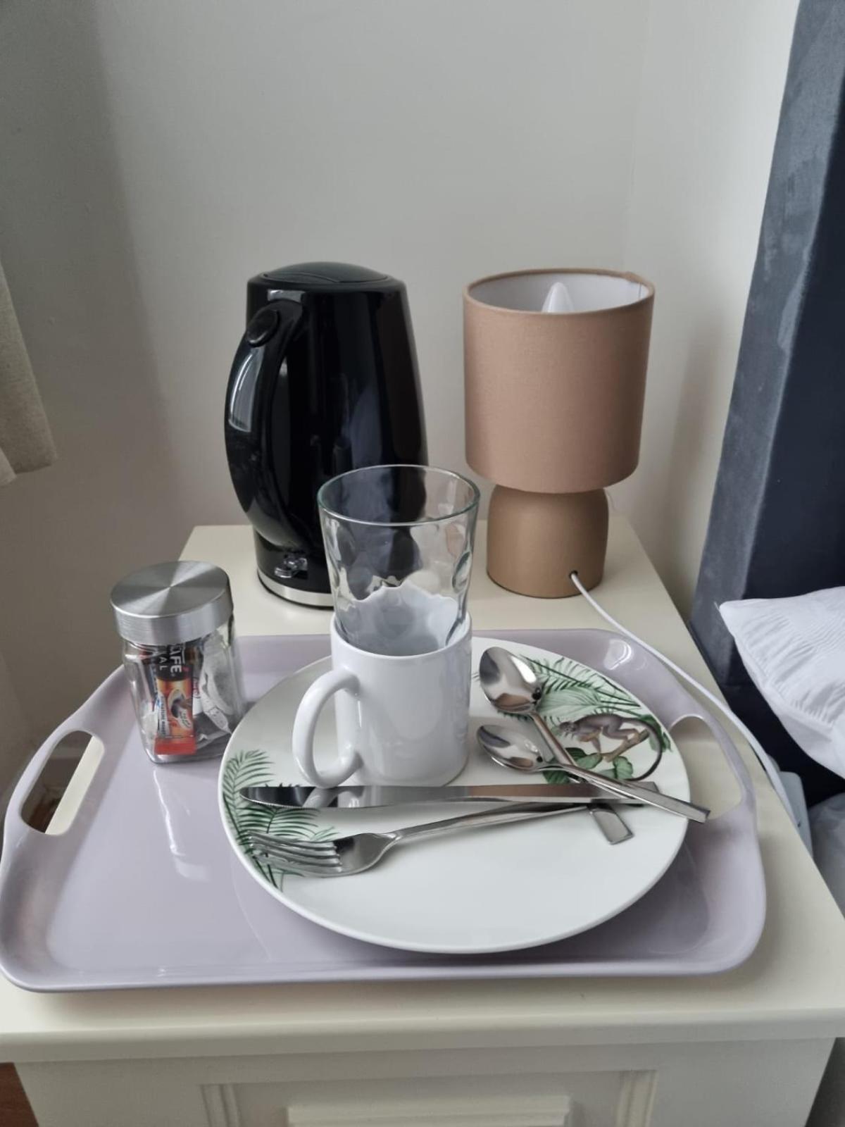 Majestic Inn Bootle  Ngoại thất bức ảnh
